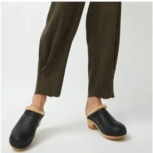 No 6 Dakota Shearling Clog in mid-heel black